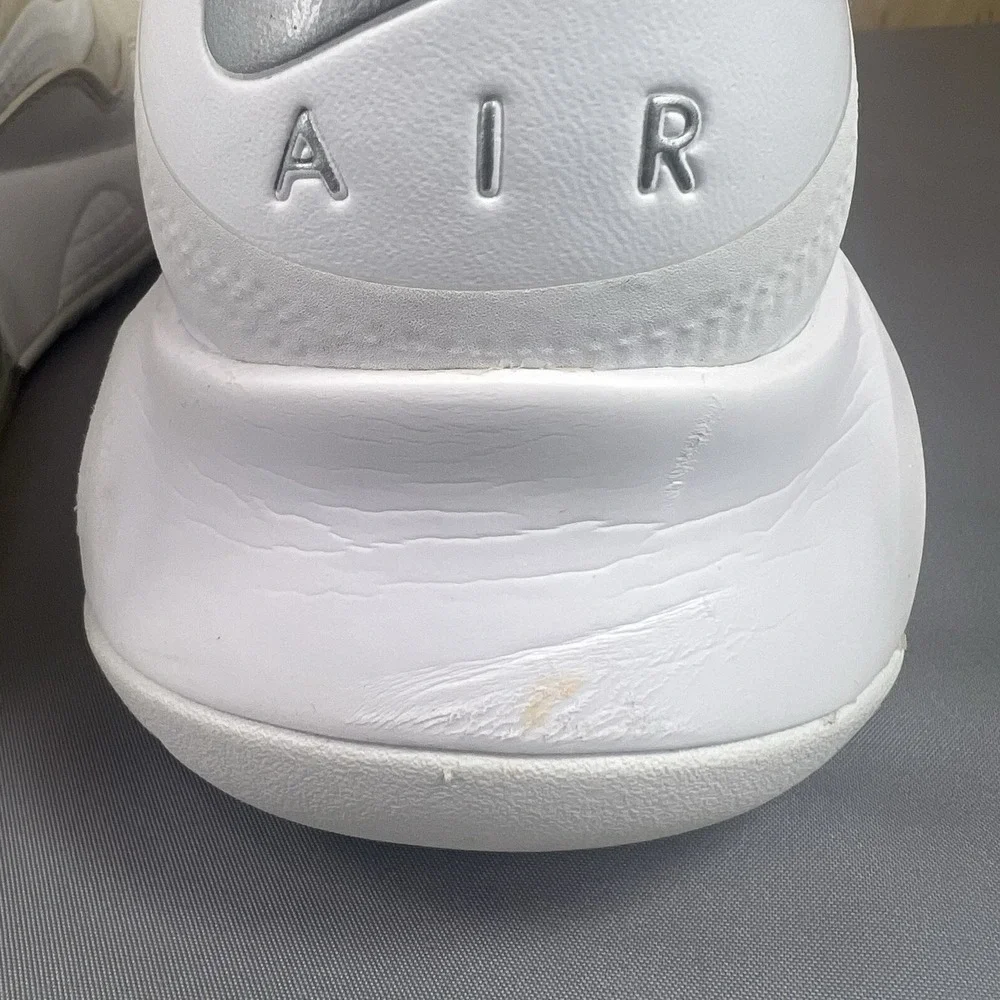 Nike Jordan Max 200 Men's White Sneakers CD6105-101 Size 8 Used